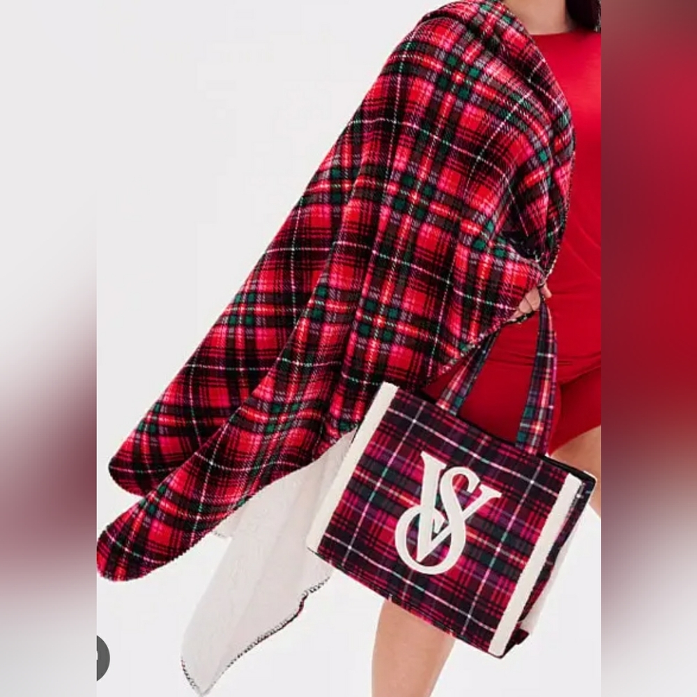 Get both-VS Logo Tote & Blanket SET in Red Plaid Holiday BRAND NEW Sealed